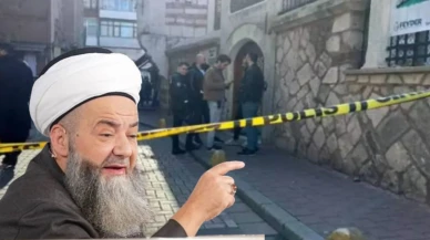 Fatih'te cami avlusunda silahla havaya ateş açan zanlı yakalandı