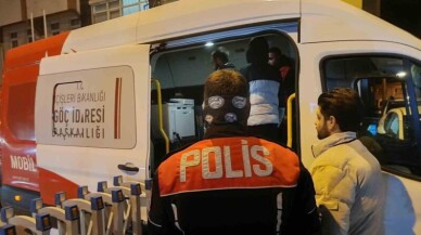 Edirne'de 17 kaçak göçmen ile 1 FETÖ şüphelisi yakalandı