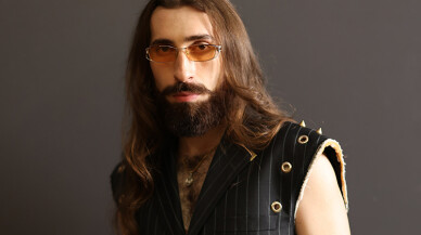 Yeni neslin Cem Karaca'sı Emre Fel bu kez şaşırttı