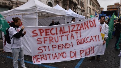 İtalya'da sağlık çalışanları 24 saatlik greve gitti