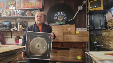 Ankara’da Plakların Sahafı, Tarihe Ses Veriyor