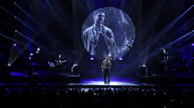 Murat Boz en güzel şarkılarını öğretmenler için söyledi