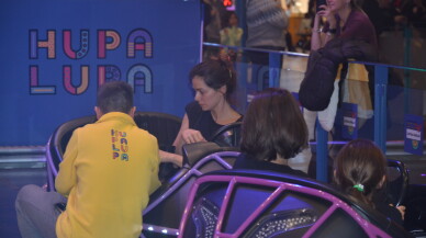 Özge Özpirinçci, kızıyla alışveriş keyfinde