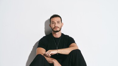 Duygulara dokunan şarkı ile aşkın derinliklerine yolculuk