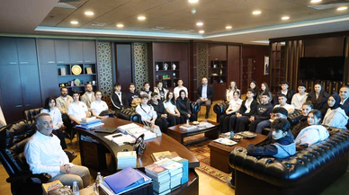 Başkan Abdurrahman Dursun gençlerle bir arada