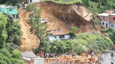 Uganda'da aşırı yağış nedeniyle olan toprak kaymasında 13 kişi öldü