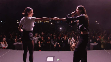 Charlotte Cardin’in sahne sürprizi Zeynep Bastık oldu