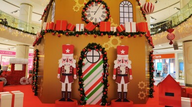 Akmerkez’in her köşesi yeni yıl coşkusuyla parlıyor