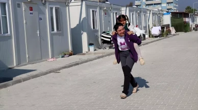 Acil tıp teknisyeni, gönüllü geldiği Hatay'da depremzedelerin yüreğine dokunuyor