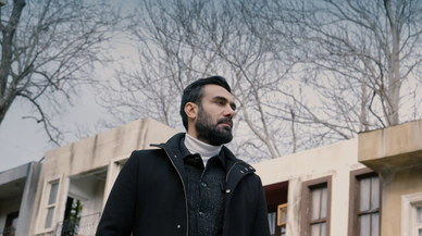 Oyuncu müzisyen Adnan Koç'tan sosyal mesajlı şarkı