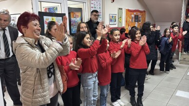 Meslek aşığı 46 yıllık öğretmen göreve başladığı okuldan emekli oldu