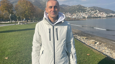 Ordulu yamaç paraşütü pilotu, havada bisikletiyle pedal çevirdi