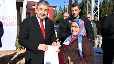 Osmaniye'de yapılan 20 köy evinin anahtarı depremzedelere teslim edildi