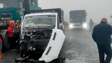 Siirt'te üç aracın karıştığı trafik kazasında 3 kişi yaralandı