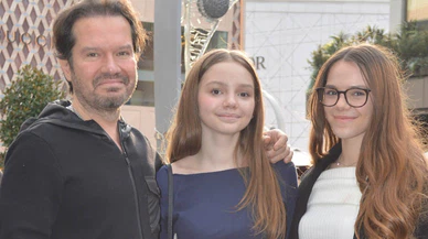 Doğulu ailesinin alışveriş keyfi