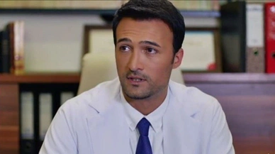 Fatih Ayhan Kimdir, Eşi Kim, Kiminle Evli, Ne İş Yapar, Kaç Yaşında, Nereli, Hangi Dizide Oynadı?