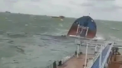 Karadeniz'de kaza yapan gemi ikiye bölündü