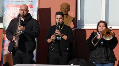 İzmit Belediyesi ‘Gülümseyen Çocuklarla Müzik Etkinlikleri’ne başladı