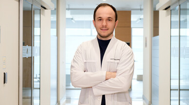 Üst çenedeki kemik yetersizliklerinde zigomatik implant çözüm olabilir!