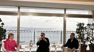 Mustafa Sandal: Tebessüm edemeyen insandan uzak durun