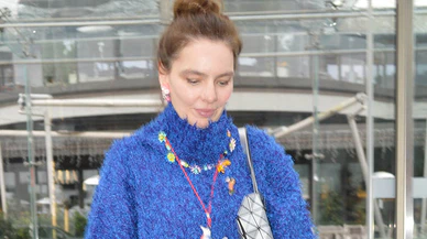 Nil Karaibrahimgil doğal güzelliği ile dikkat çekti