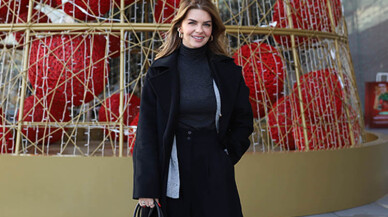 Pelin Karahan güzelliğiyle büyüledi