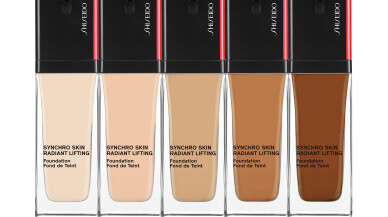 Shiseido Synchro Skin Radiant Lifting Foundation ile Makyaj ve Cilt Bakımı Bir Arada!