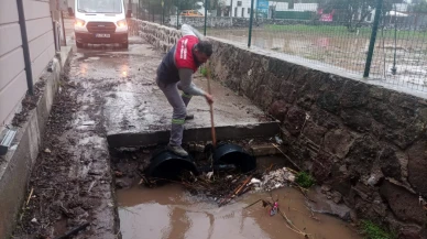 Bodrum'da Sağanak Yağış Araçların Mahsur Kalmasına Sebep Oldu!