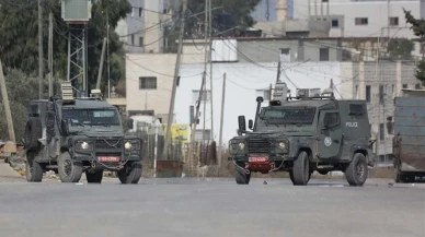 İsrail, Lübnan'ın güneyinde tanklarla bir evi bombaladı