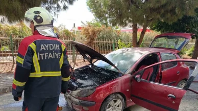 Aydın Efeler’de seyir halindeki otomobil alev aldı: Araç kullanılamaz hale geldi!