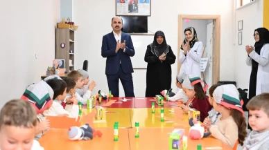 Filistin bilinciyle dikkat çeken miniklere Başkan Altay’dan ziyaret