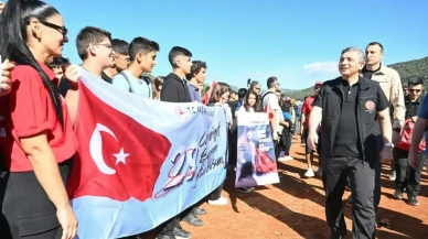 Bir top mermisiyle yazılan tarih: Kaş’ta Cumhuriyet’e sessiz bir yürüyüş