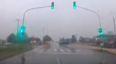 Bolu’da lastiklerin kaydığı an: Kaza son anda önlendi!