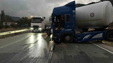 Makaslayan tır nedeniyle yol kapandı