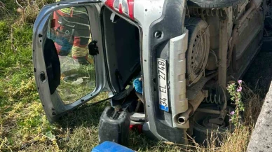 Otomobil sürücüsü dereye uçtu yara almadan kurtuldu