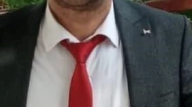 Devrilen traktörün altında kalan sürücü hayatını kaybetti