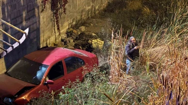 Otomobil 5 metrelik kanala uçtu, sürücünün burnu bile kanamadı