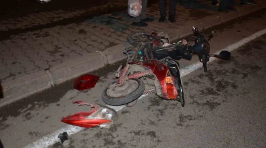 Otomobil elektrikli bisiklete çarptı: 1 ölü, 1 yaralı