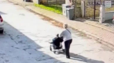 Para dolu çantayı arabanın üstünde unuttu