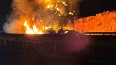 Şanlıurfa’da saman yüklü tır alev alev yandı