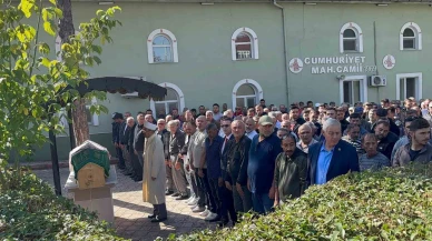 Aile faciası! Yemeklere siyanür katıp evi ateşe verdi yetmedi annesini baltayla öldürdü
