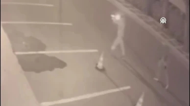 17 yaşındaki saldırgan kameraya poz verdi, sonra tetiğe bastı! O anlar kamerada...