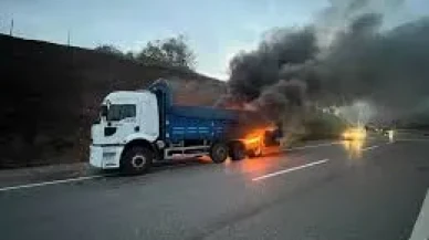 Aynı noktada iki felaket! Kamyonlar alev topuna döndü