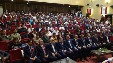 Kilis’te 24 kasım kutlamaları sahneden meydana taşındı