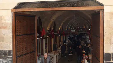 Zincirli Bedesten’de yeni dönem: Turist akını yeniden başladı!