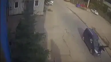 Bir saniye yetti... Ereğli’de yaşlı adamın hayatı tehlikeye girdi!