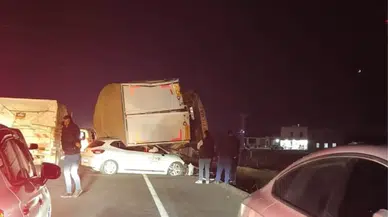 Bir anda patlayan çarpışma sessizliği parçaladı... Olay yerini film setine çevirdi!