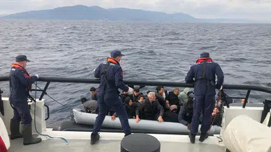 İzmir’de nefes kesen operasyon: Onlarca göçmen son anda kurtarıldı!
