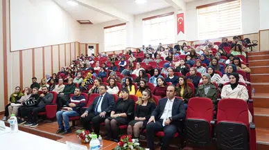 Gençleri etkileyen panel: Necip Asım’ın izleri sahneye taşındı