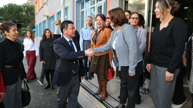 Bursa'da 24 Kasım ziyaretleri: Başkan Aydın öğretmenleri yalnız bırakmadı!